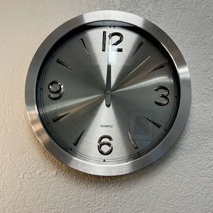 Chrome Analog Clock